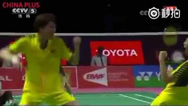 The champion-to-be is stuck!Chinese badminton player Li Junhui earned a laugh after he and his partner were victorious during the semi-finals of the Thomas Cu