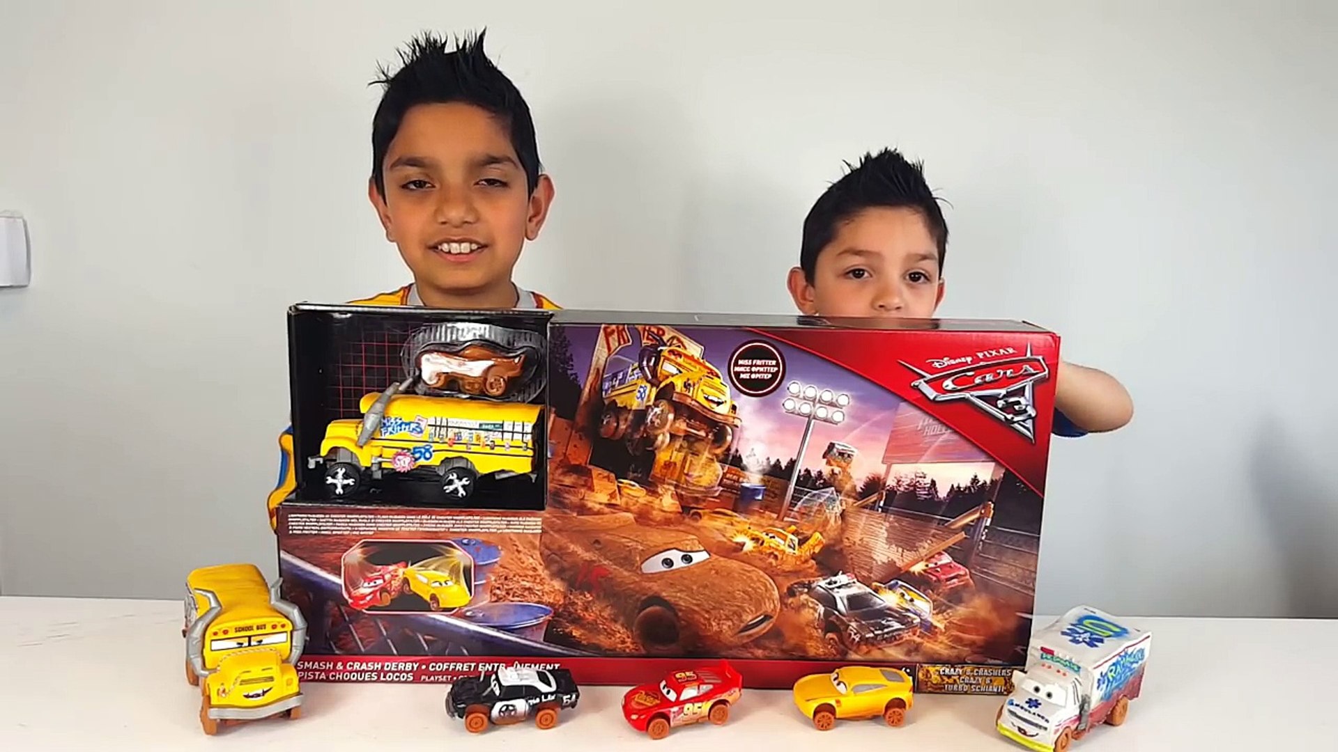 Cars 3 Demolition Derby Smash and Crash derby Set Fun Toy Video For Kids -  Dailymotion Video