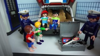 BESUCH AUF DER POLIZEISTATION - Polizei EINSATZ mit Sabine & Michael Playmobil Film deutsch