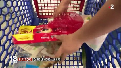 Plastique : le collectif "Plastic Attack" dénonce l'inutilité de certains emballages