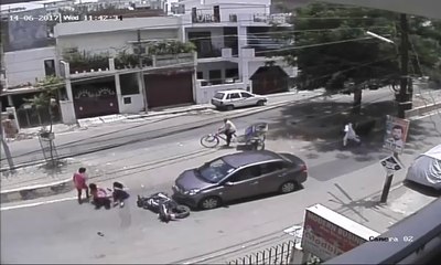 Stunning Accident Bike and Honda City..!!!Unbelievable escape without major injuries...!!!!!