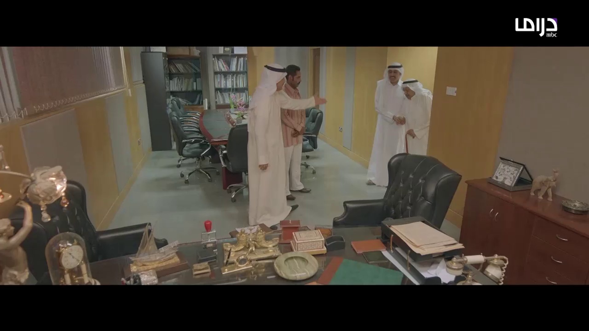 الخافي أعظم - الحلقة 17 - أبو سعد يفاجئ منصور بتصرف غريب - فيديو Dailymotion