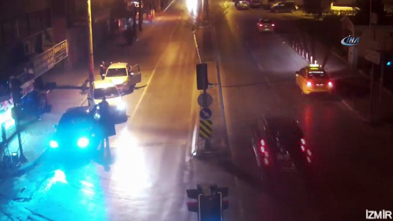 Kontrolden çıkan araçlar, araçların çarptığı yayalar, takla atan otomobiller... Yurtta meydana gelen kazalar Mobese kameralarında