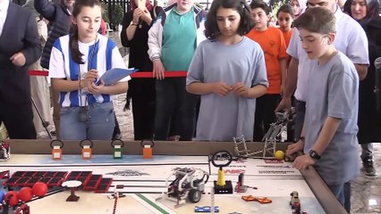 Robotlar kodlanarak yarıştı - ERZURUM