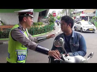 Semangat Berpuasa Anak  Ini Sambil Menemani Ayahnya Bekerja - 86