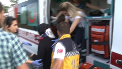 Otomobil ve kamyonet kafa kafaya çarpıştı: 4 yaralı