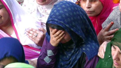 Funeral in Kashmir disrupted by gunshots and tear gas