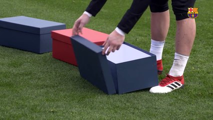 THE SECRET BOX CHALLENGE | Jasper Cillessen