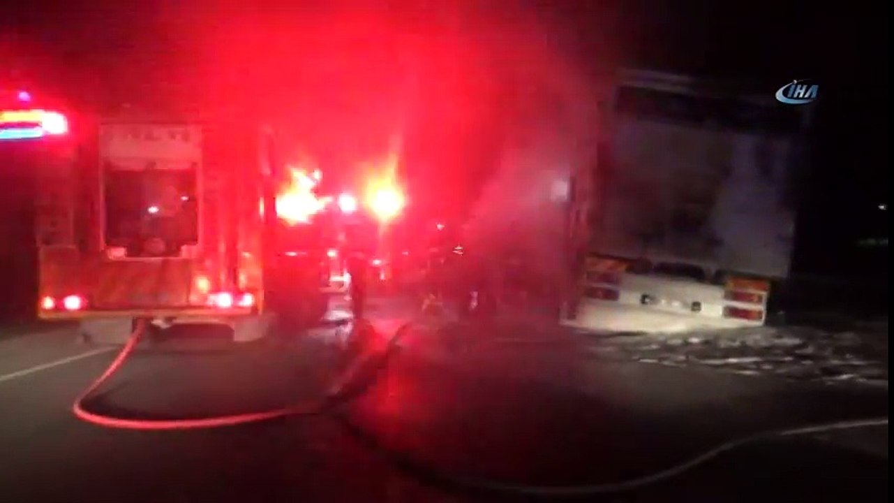 Aydın’da Kamyon Yangını... Yangın Nedeniyle Kara Yolu Uzun Süre Trafiğe Kapandı