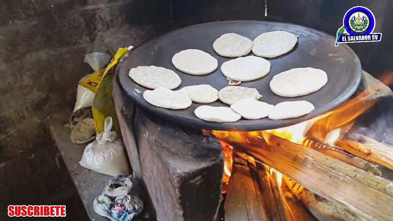 Giselita Nos Enseña a Echar Tortillas de Maiz en Comal - Esto es Asombroso Solo _HD