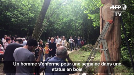 Pendant 7 jours, debout et dans le noir