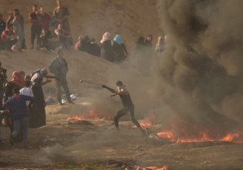 Télécharger la video: Israel Blames Hamas For Provoking Gaza Violence that Left 100 Wounded, Paramedic Dead