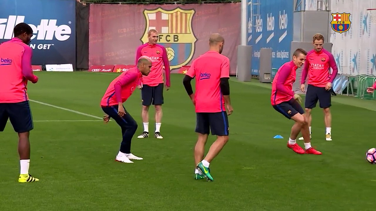 FC Barcelona training session: Messi, Suarez and Neymar reunited this morning