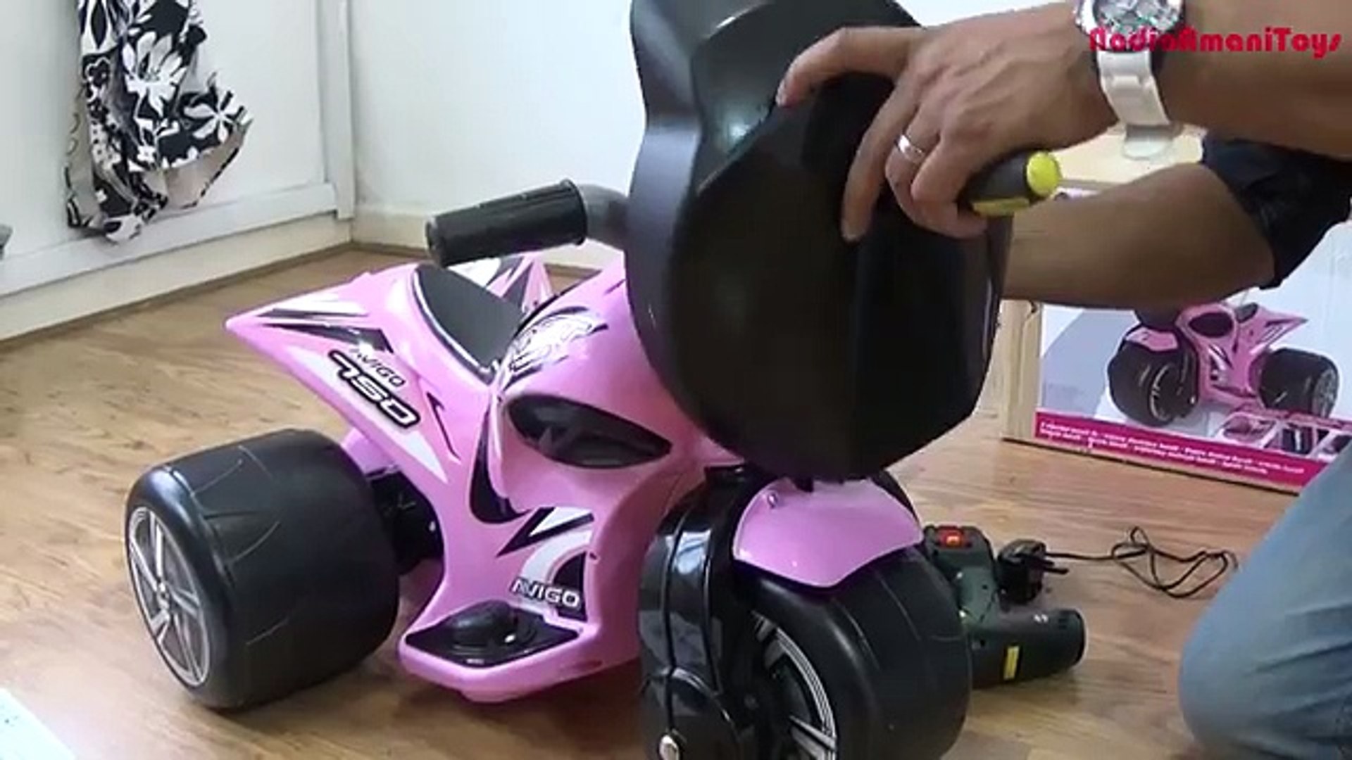 Pink Kids Ride On Avigo Trimoto Bandit 6V | Surprise Unboxing Power Wheels  & Playtime Fun Race - Vidéo Dailymotion