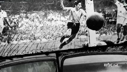 أخطأ في النهائي، وخسرت بلاده اللقب. جماهير البرازيل تعاقب حارسها لمدة نصف قرن!