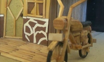 Keren! Pemuda Ini Ciptakan Motor Hingga Rumah dari Korek Api
