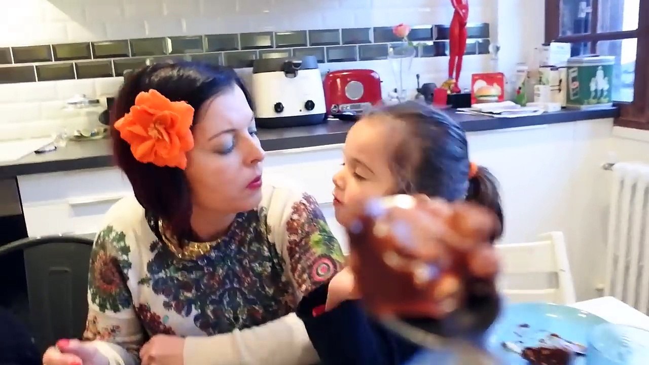 PRANK CADEAUX d'ANNIVERSAIRE  - BLAGUE des FAUX CADEAUX d'ANNIVERSAIRE à Mélanie !!!