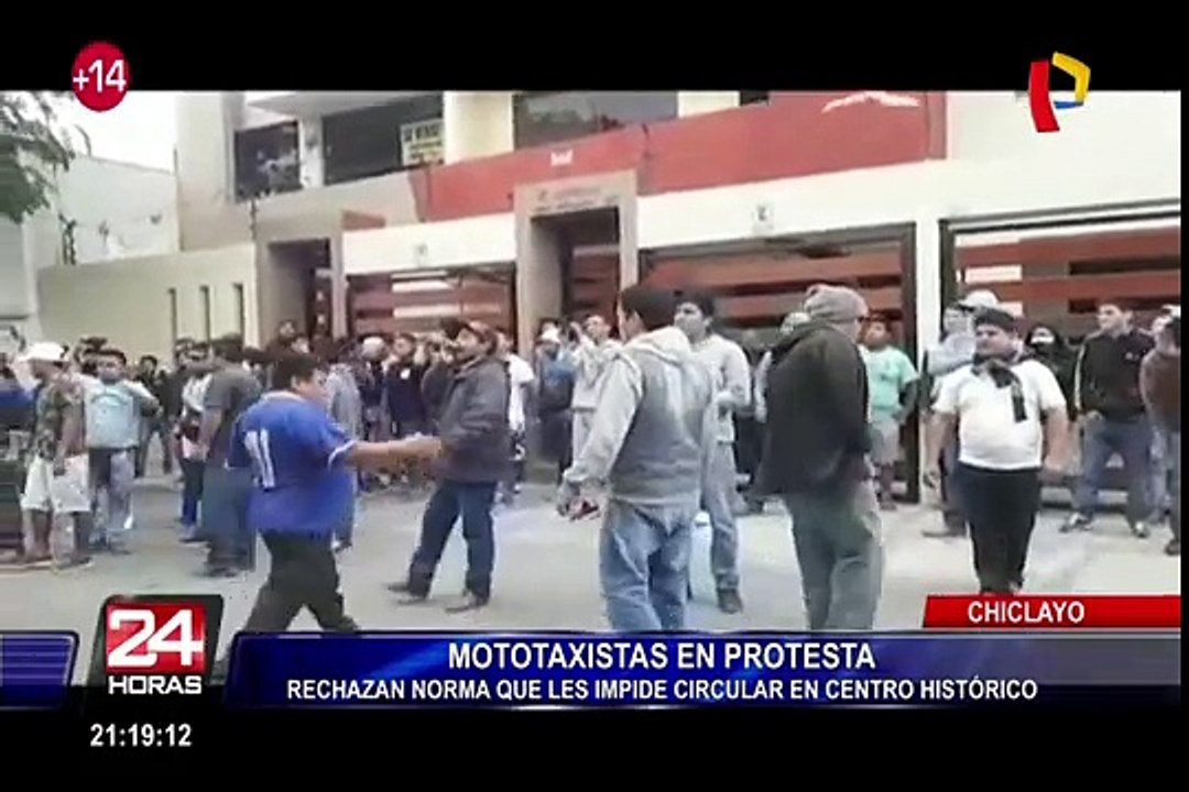 Chiclayo: mototaxistas se enfrentan a Policía en rechazo a ordenanza municipal