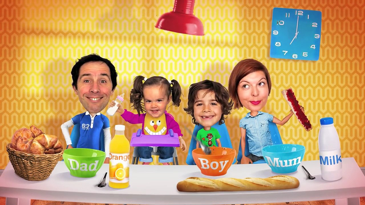 PREMIÈRE FOIS en ROLLER pour Amantine - Fantin lui APPREND et joue au PROFESSEUR   Démo Jouets