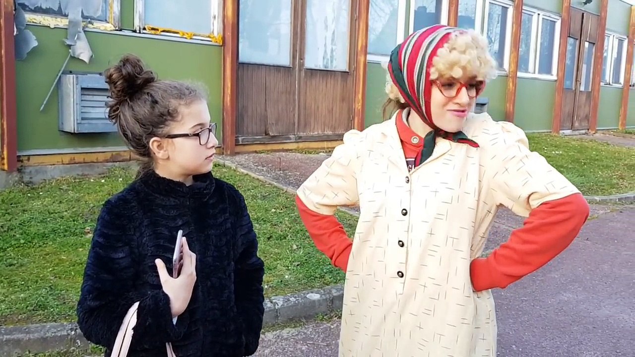 EVA PASSE SON PERMIS À 10 ANS ! 