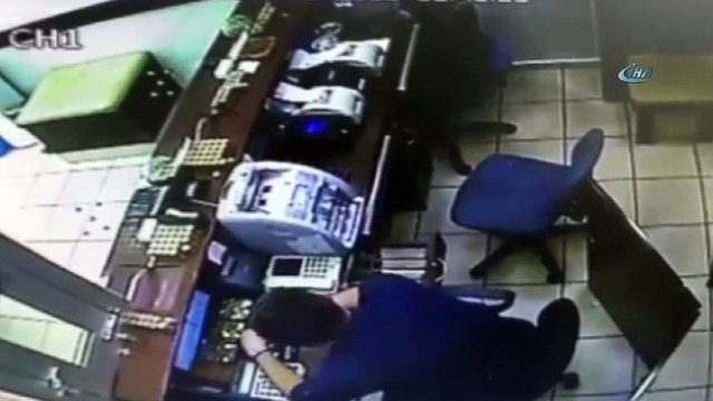 Borç aldığı döviz bürosunu soymaya kalkan şahıs böyle faka bastı