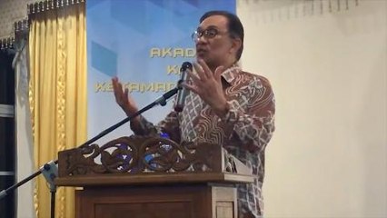 Anwar reiterates his unequivocal support to Tun M
