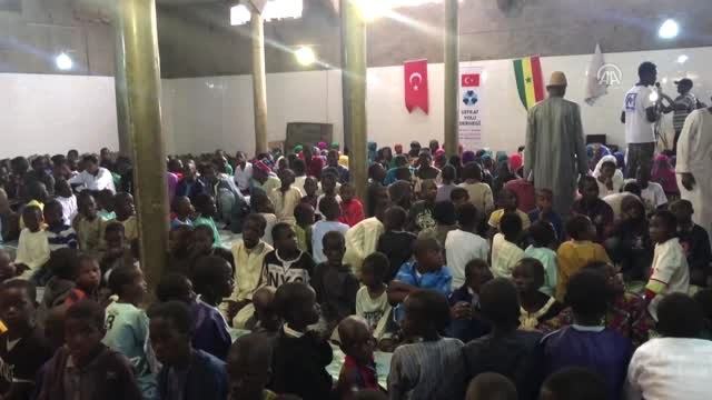 Şefkat Yolu Derneğinden Senegal'deki Yetim Hafızlara İftar