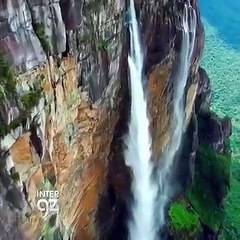 Dünyanın ən hündür şəlaləsi, uzunluğu 979 metr olam Anxel şəlaləsindən möhtəşəm görüntülər... Həqiqətən də ən gözəl rəssam ALLAHDIR..!!!