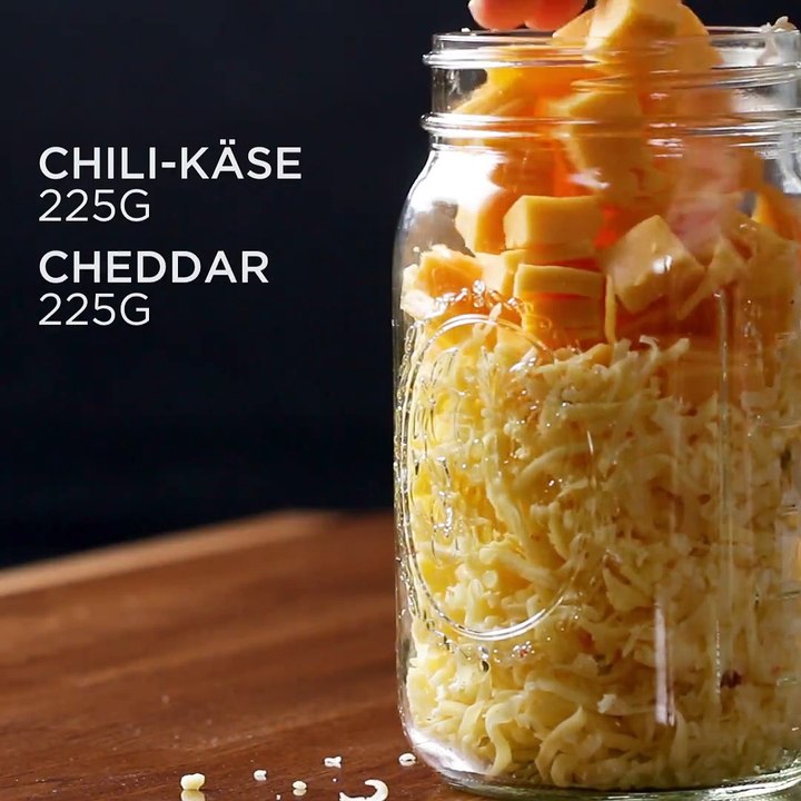 Großes Kino für deinen nächsten Netflix & Chill Abend: Nacho-Käsedip mit BohnenHier das ganze Rezept: