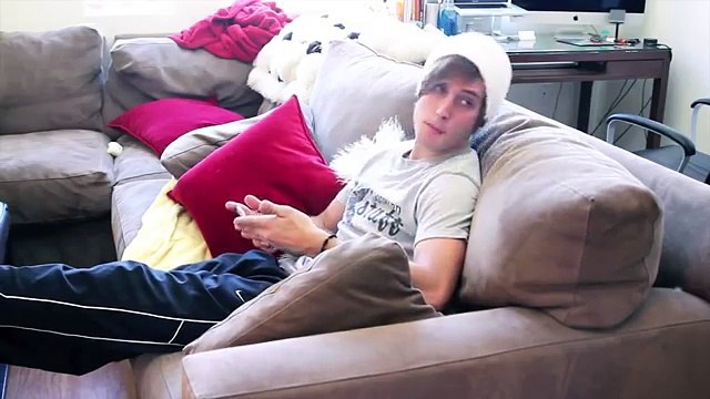 My New Assistant Siri -(IPhone 4s parody)