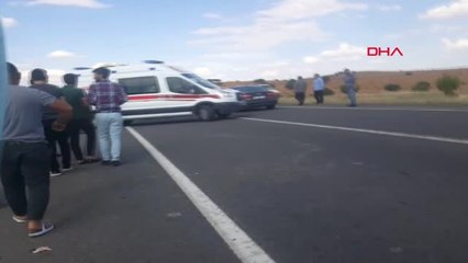 Video herunterladen: Şanlıurfa Hafif Ticari Araç Şarampole Yuvarlandı 6 Yaralı