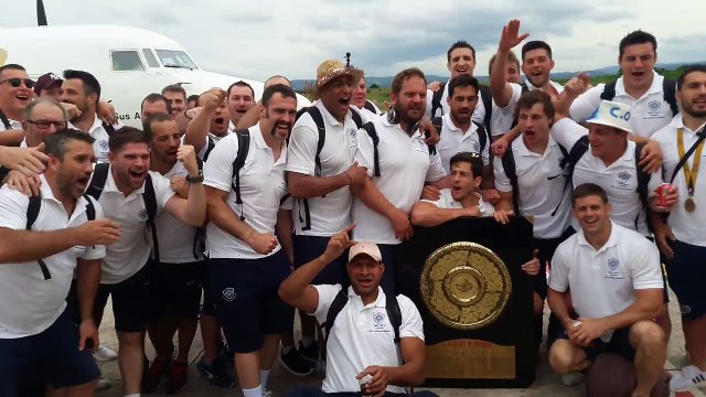 Les joueurs du CO ont atterri à Castres avec le bouclier de Brennus