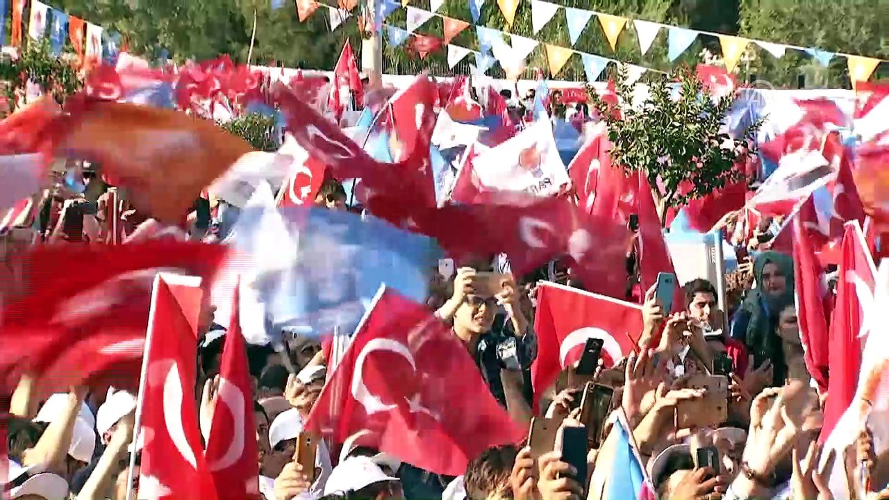 Cumhurbaşkanı Erdoğan: 'Terör örgütüyle, hendeklerle aramıza girmeye çalıştılar' - DİYARBAKIR