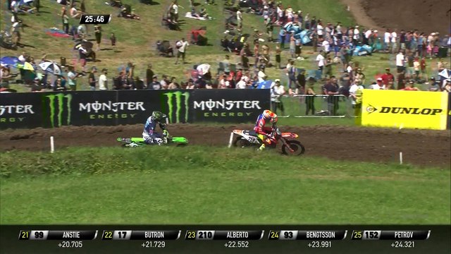 Clement Desalle passes Glenn Coldenhoff - MXGP Race 2 - MXGP of Great Britain 2018