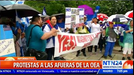 Nicaragüenses protestan frente a la sede de la OEA en Washington
