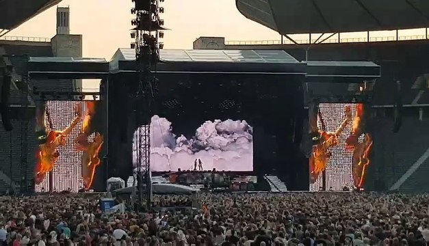 Guns N' Roses - Wish You Were Here / Layla (June 03,2018 Berlin,Germany )