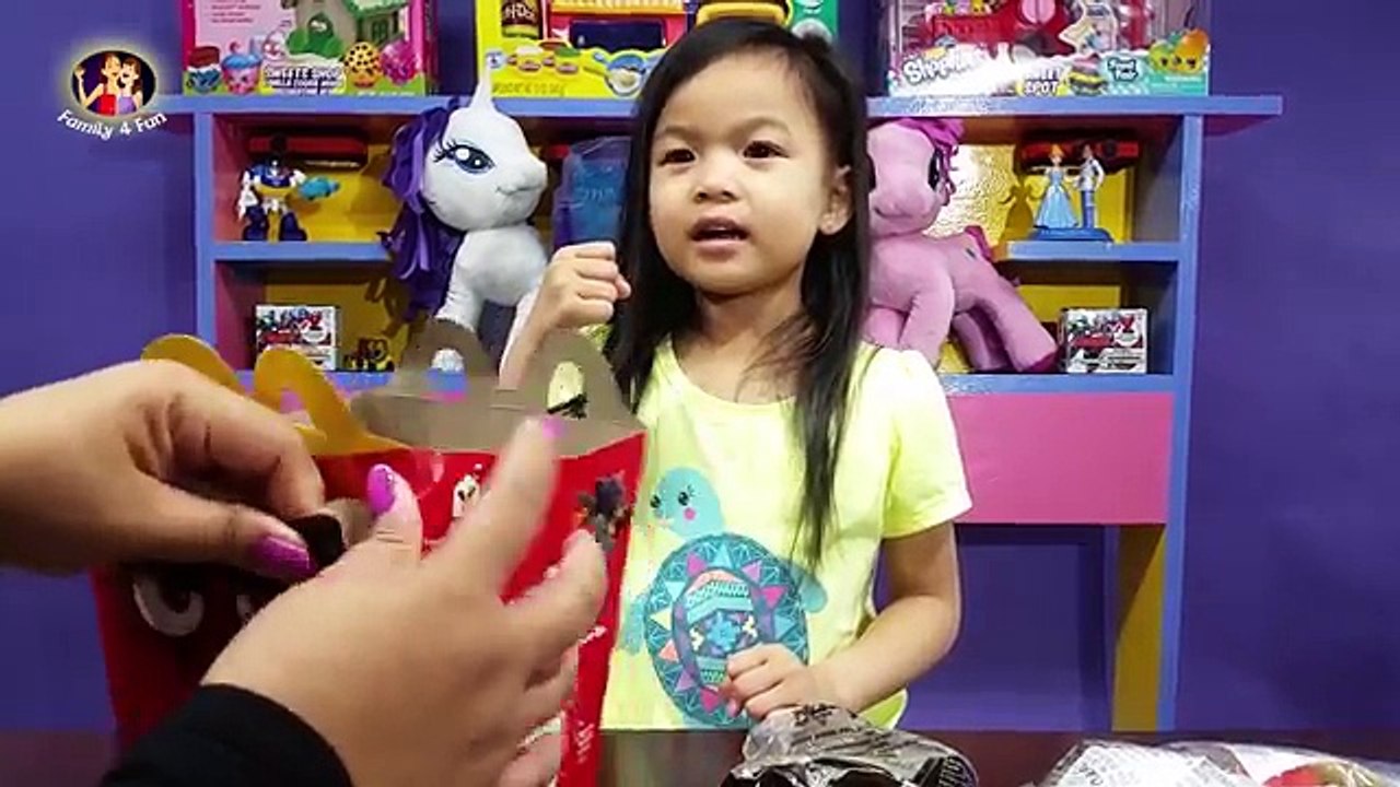 NEW 2016 The Angry Birds Movie McDonalds Happy Meal Toys 1, 2, 3 Unboxing Review | Family 4 Fun