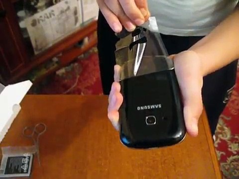 Unboxing Samsung Galaxy Fame Lite S6790