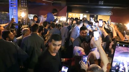 Cumhurbaşkanı Erdoğan, davet üzerine bir kafede vatandaşlarla sohbet etti - DİYARBAKIR