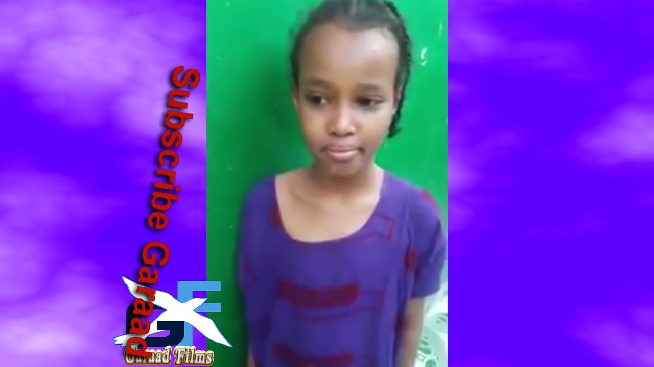 Naxdin Gabar yar oo abaheed naag uu qabay si xun u jirdishay gaabdhi oo afkeda ku shegatay Daawo