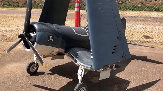 Giant RC F4U Corsair (CARF) with Folding Wings & Radial Engine - Warbirds & Classics 2017