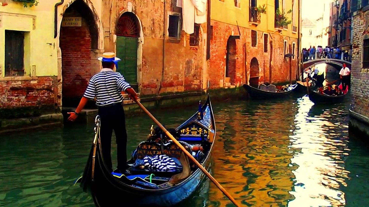 TOP 10 Vírgenes Más Caras Del Mundo