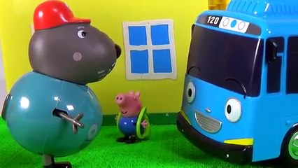 Peppa Pig e George Ajudam o Tayo no Reboque do Vovô Cão! Toys Novelinha Peppa 타요 장난감 Тайо Игрушки