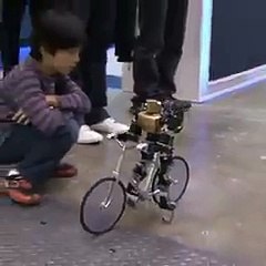 Bisiklet sürmeyi de öğrendiler. Perişan edecekler bizi.
