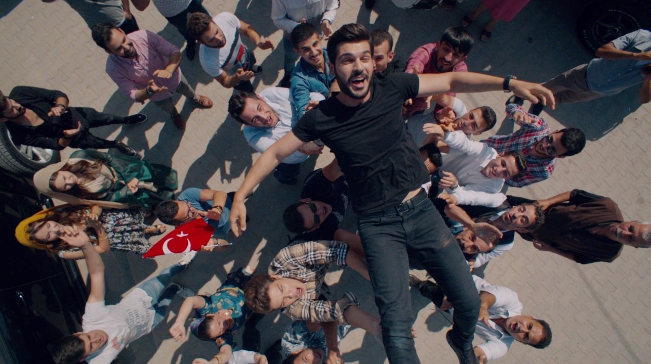 Yeni Gelin 52. Bölüm En Büyük Asker Bizim Asker