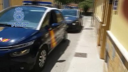 La Policía detiene en Algeciras a 2 personas con 30 garrafas de gasolina para las narcolanchas