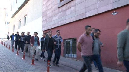 FETÖ'nün mahrem yapılanmasında gözaltına alınan 8 asker adliyeye sevk edildi