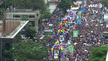 Brésil: des milliers de personnes à Sao Paulo pour le gay pride
