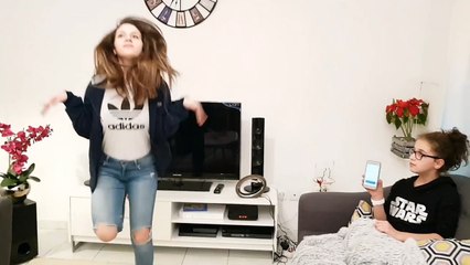 JEU DE MIME ENTRE SŒURS !