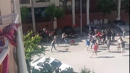 Batalha campal entre adeptos antes do jogo Braga-Benfica em futsal